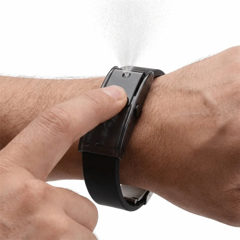 Refillable scent diffuser wristband